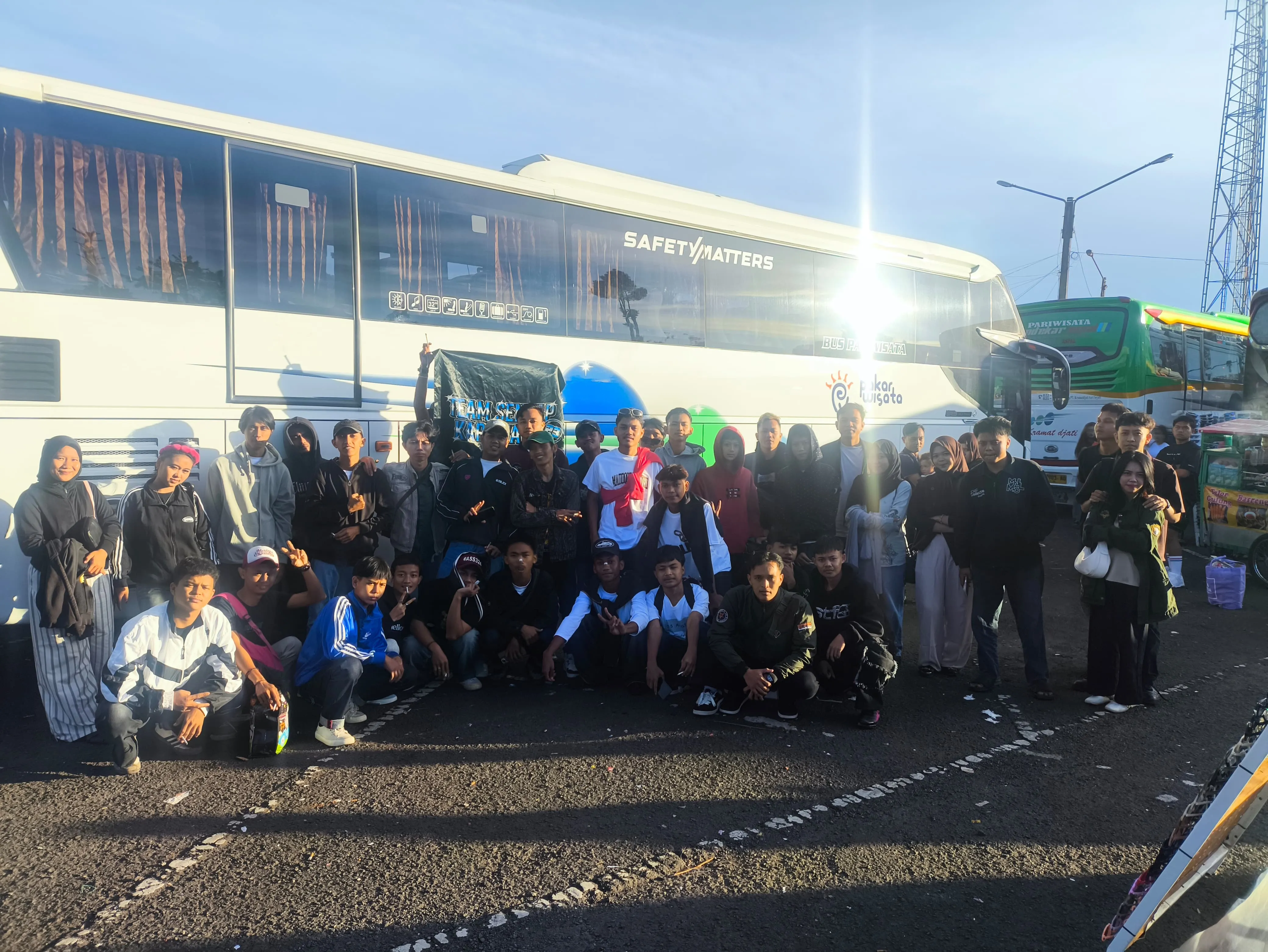 Sewa Bus Pariwisata Jakarta Nyaman untuk Wisata dan Perjalanan Rombongan