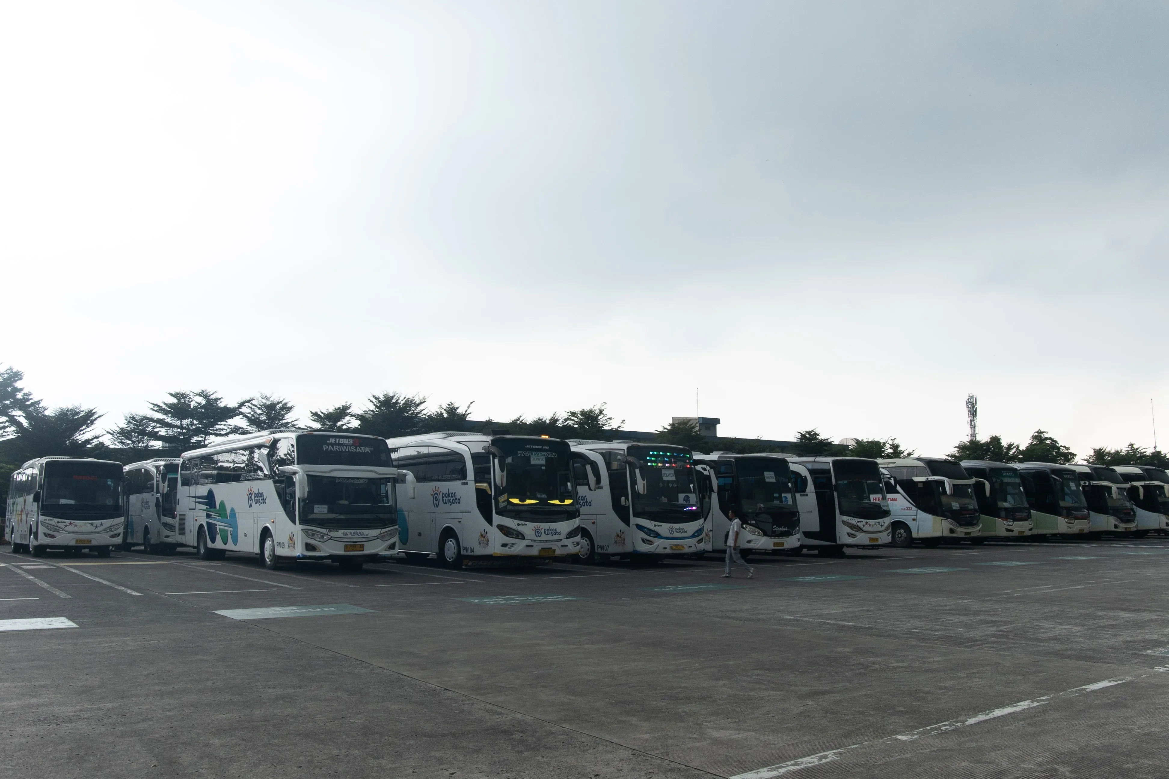 Sewa Bus Jemputan Karyawan Cikarang Profesional untuk Kawasan Industri